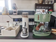 DeLonghi 咖啡機連磨豆機及配件