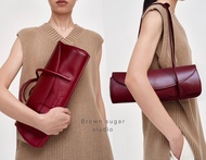 Brown sugar studio - กระเป๋าสะพายหนังแกะ