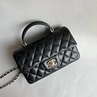 Chanel 22A26P cf mini handle Lambskin Chanel Flip Bag Chanel Portable Messenger Bag Chanel mini Bag 