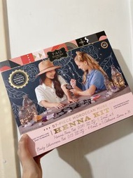 全場最平預熱聖誕現貨🔥原價二百幾‼️ ages 10+ 兒童 臨時 彩繪  紋身 顏料  易上、易去掉  女童 聖誕 禮物 玩具  FAO Schwarz 57-Piece Moroccan Muse