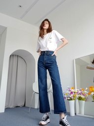 Rya Boutique Poppy Jeans High Waist Denim Pant กางเกงยีนส์ เอวสูง ขากระบอก ใส่แล้วดูสูง ไม่ติดสะโพก หมุดดอกไม้