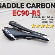 SADEL SEPEDA CARBON SADDLE SEPEDA CARBON MERK EC90 R5 SADEL ROADBIKE BALAP ROAD BIKE EC 90 R 5