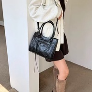 New Style Trendy Paris Rivet Motorcycle Bag ABG Hot Girl Bag High-End Feel Large-Capacity One-Shoul