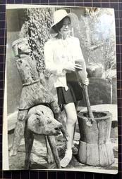 「老照片」原住民工藝雕刻~騎山豬 木臼 合照