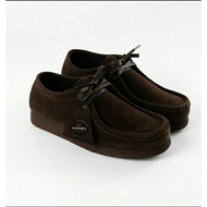 Chungky shoes - casual full brown wallabee shoes