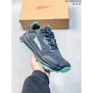 Altra Lone Peak 9 Running Shoes