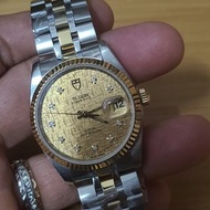 帝舵74033男士自動上鏈手表，2824-2原裝機芯，34mm表徑，品相不錯，除牙圈及表帶非原裝外，其餘全原裝正品，行走正常。