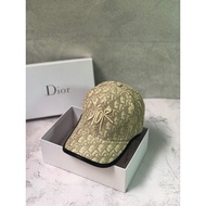 Balenciaga777 Simple Fashion Metal BB Badge Knitted Hat