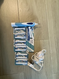Oral-B 電動牙刷連充電器及刷頭