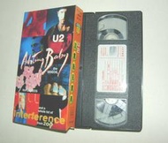 【愛力思】VHS 錄影帶《 U2 合唱團 實況演唱會 –注意點兒寶貝/1992 POLYGRAM 寶麗金唱片發行