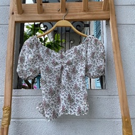 2hand floral shirt, waist 56 to 62cm, length 38cm, code 274