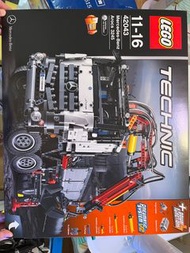 Lego 42043 Mercedes-Benz Arocs 3245 全新未開盒，只是盒角有點破損。