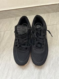 Nike air max 波鞋 us9， 44 波鞋 休闲鞋 air Jordan Nike二手日本氣墊籃球鞋 三間經典 男裝足球褲，boot牛仔褲運動褲襪 銀包衛衣風褸T恤tee