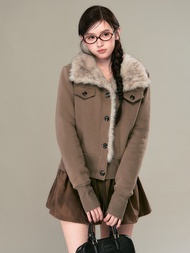 OIOI ESSE | เสื้อโค้ตมีปกพร้อมขนสัตว์ด้านในสำหรับผู้หญิง