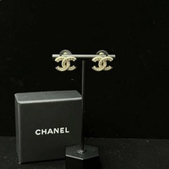 CHANEL  雙C水滴銀色珍珠耳釘 98新配件盒子