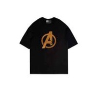 PickMeUp เสื้อยืดพิมพ์ลาย AVENGERS COPPER LOGO สีดำ (324415-698497010)