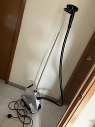 Princess 直立式蒸氣熨斗 standing steamer