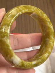 #菜花玉 (B）#手鐲 53MM 玉化 黃綠色玉手環 質地溫潤 色澤宜人