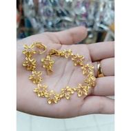 24K GOLD FLOWER HAND CHAIN