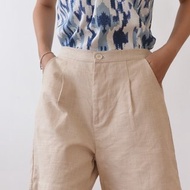 Beige short pants