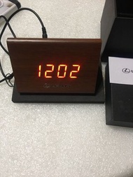 LEXUS多功能木質時計 木頭時鐘/電子鐘/多功能/顯示數字紅光 USB 聲控 簡約時尚 電子鬧鐘 日期 溫度 迷你鬧鐘