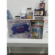 NINTENDO 2DS XL HYLIAN SHIELD EDITON