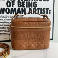 DIOR 迪奧化妝包 焦糖色 經典藤格紋肩背包