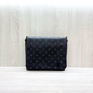 LV 黑灰原花銀釦District PM黑logo下蓋磁吸肩斜背包 M45272