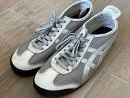 Onitsuka Tiger 銀色布鞋 購自 Lane Crawford