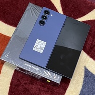 Samsung galaxy Z fold 6 12/256gb fullset 9 bulan lebih ada lecet dua dikit bekas hardcase. Fungsi se