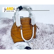 Finn Esker Madeleine Sling Bag Brown