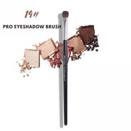 Sephora COLLECTION PRO Shadow Brush #14 brush makeup eyeshadow