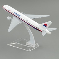 1/400 Scale Alloy Aircraft Boeing 777 Malaysia Airlines 16Cm Plane B777 Model Toys Decoration Childr