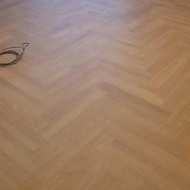 lantai parket SPC herringbone