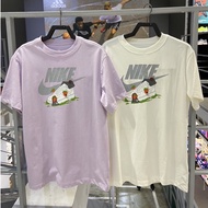 [R-MAN] NIKE Short Sleeve Cotton Strawberry Print Two Colors Beige DR9021-133 Purple DR9021-530
