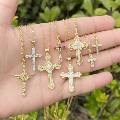 Exquisite Luxury Gold Cross Women's Zircon Pendant Necklace 18K Gold-plated Copper Necklace Personal