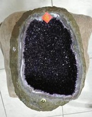 水晶禪《雞蛋內亦可撿到骨頭㊣僅供欣賞》AAA烏拉圭嬌紫欲滴 { 金雞蛋 } 原皮薄胎晶洞