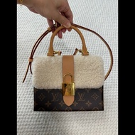 LV 毛毛鎖頭包～單包