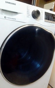 二合一超薄洗衣機，裏面有乾衣機功能，可以快速乾衣，無需曬衣服。私人出讓。