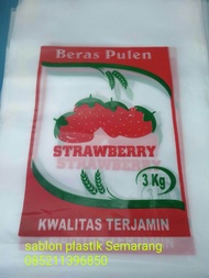 plastik beras 3 kg strawberry(100pcs)