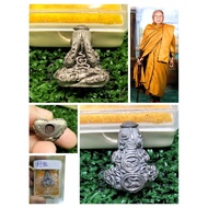 Phra Pidta 比打
Lp Dam 龙婆丹

Wat Mai Napparam

佛历BE 2539

纯银,底部圣料