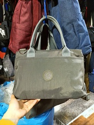 กระเป๋าสะพายข้าง เเละ ถือได้ ของผู้หญิง กระเป๋า KIPLING  กระเป๋าขนาด12นิ้ว มีหลายสิบ ผ้าสวยใหม่ กันน้ำได้🔥🔥