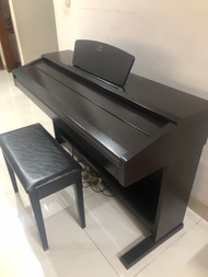 Piano Yamaha Arius Bekas