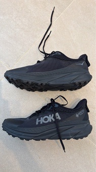 HOKA Challenger ATR7 GTX   US 12 碼