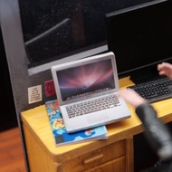 miniatur laptop apple macbook skala 1:12 shf mafex figma