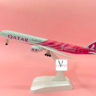 Model Airplane B777 Qatar Airways "2022 Livery" With Wheels 20cm Scale 1/400