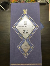 Royal salute 32 years old empty bottle 皇家禮炮32年空樽