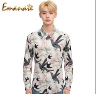 NWT 現貨 Emanate 品牌設計的男裝白色長袖恤衫印花，其顯著特徵是印有鳥類與葉片圖案。
Size S詳細尺寸資料：(領15" 膊頭16.5" 袖長25" 胸闊19" 腰闊17.5" 腳闊17.