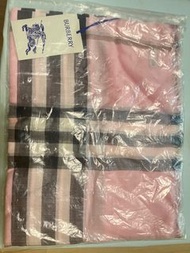 Burberry 格紋粉色圍巾