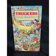 TRUCKERS BY TERRY PRATCHETT